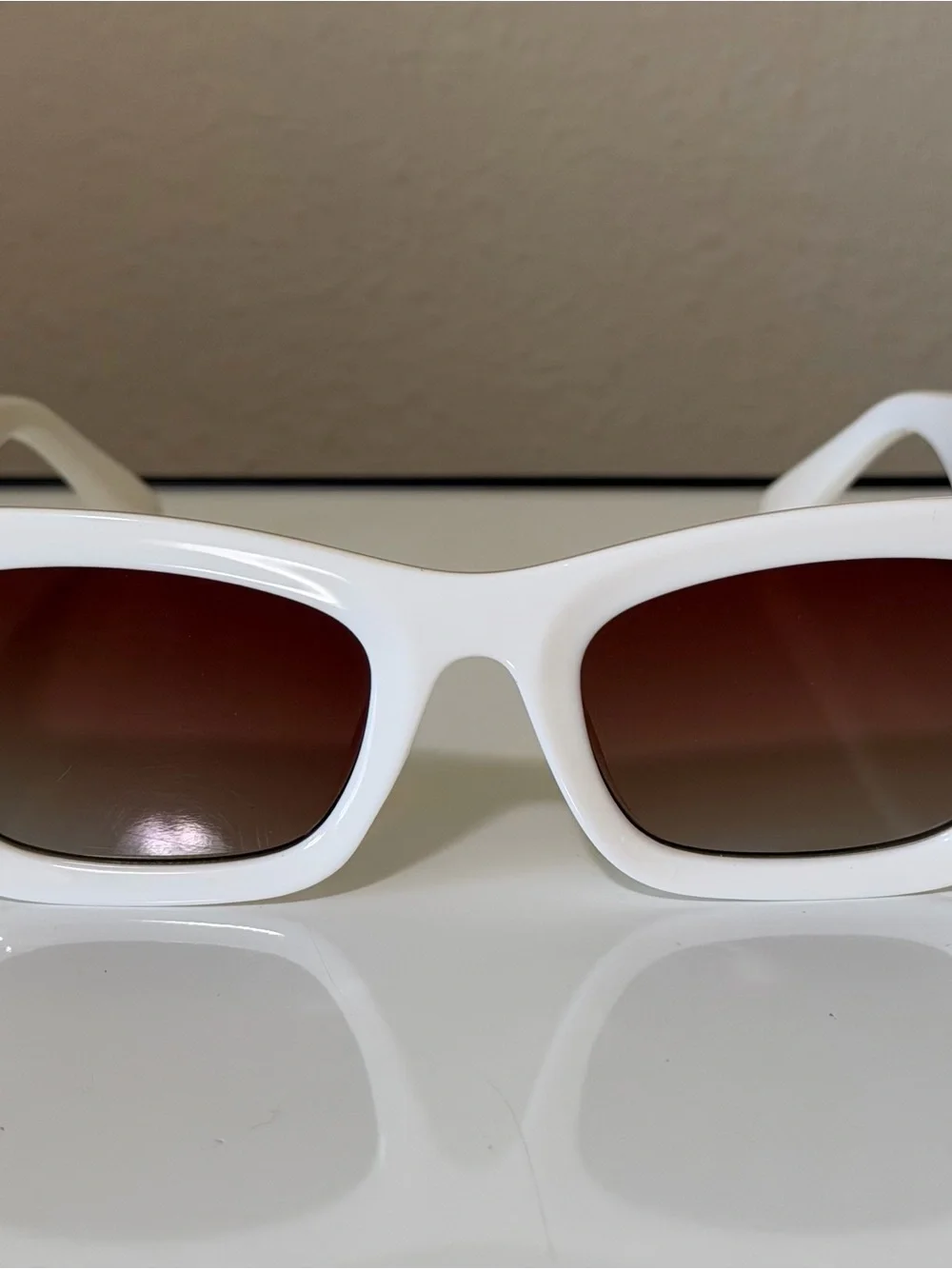 Sojos White Frame Sunglasses with Brown Gradient Lenses